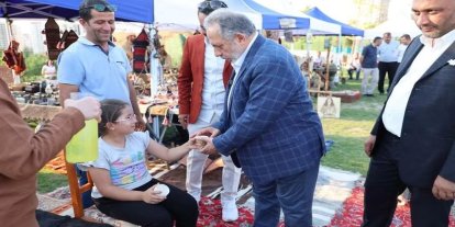 Türkiye’nin en büyük antika fuarı Talas’ta açıldı