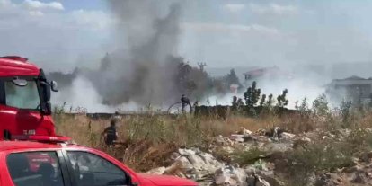 Zeytinlik alanda çıkan yangın korkuttu