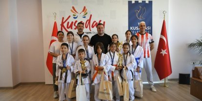 Kuşadalı genç karateciler Bursa’dan madalyalarla döndü