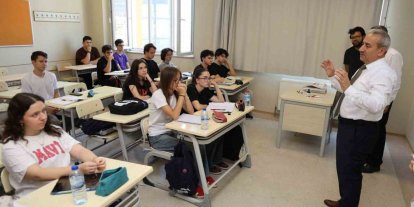 Akbaş DYK kurslarında öğrencilerle buluştu