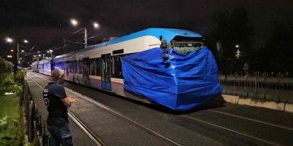 Zeytinburnu’nda kafa kafaya çarpışan tramvaylar kaza alanından kaldırıldı