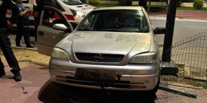 Niğde’de otomobil refüje çıktı: 1 yaralı