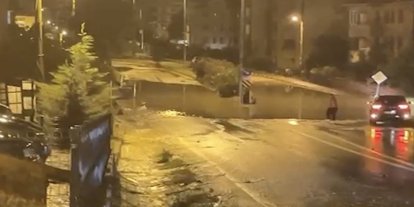 Kuvvetli sağanak ilçede su baskınlarına sebep oldu