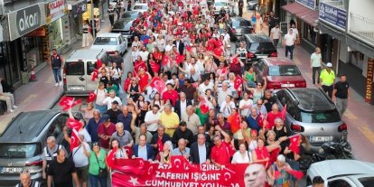 Başkan Yetişkin 30 Ağustos coşkusunu Efeler’de dört bir yana taşıdı