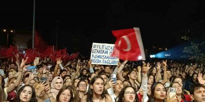 Edirne’de 30 Ağustos coşkusu Göksel konseriyle taçlandı