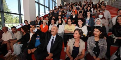 Gebze’de üniversiteyi ilk kez kazananlara 12 bin TL destek