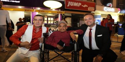 Çivril’de Cumhuriyet Meydanı doldu taştı