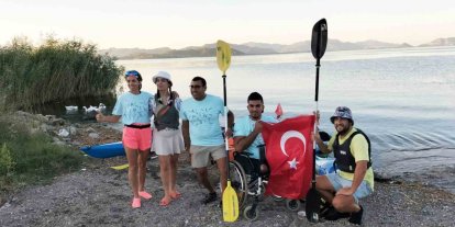 Köyceğiz Gölü’nde 30 Ağustos ve Dünya Barış Günü’nde ‘İki Devlet Bir Can’ mesajı