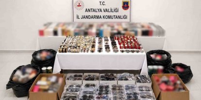 Manavgat’ta 4 milyon 350 bin liralık gümrük kaçağı ürün ele geçirildi