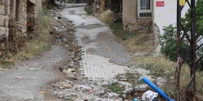 Başkan Öztürk, Derebağ Mahallesi’nde incelemelerde bulundu