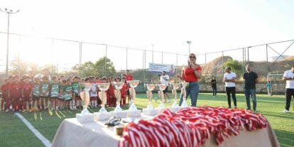 Merkezefendi’de  turnuva şampiyonlarına ödülleri verildi