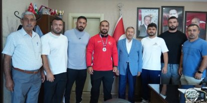 Darende Belediye Başkanı Bozkurt’tan şampiyon Feyzullah Aktürk’e tebrik