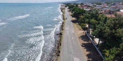 Samsun’da kıyı erozyonu yola kadar ulaştı, yapıları tehdit ediyor