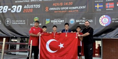 Yunusemre’nin güreşçileri Malatya’dan madalyalarla döndü