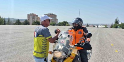 Motosiklet sürücülerine hayati eğitim