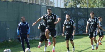 Florian Aye: "Takım ruhuyla hareket edip gol arayışında olan Florian göreceksiniz"