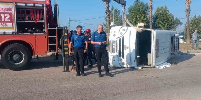 Ceyhan’da minibüs ile otomobil çarpıştı: 1 ölü, 3 yaralı
