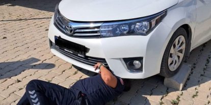 Antakya ve İskenderun’da araçlarda mahsur kalan kediler kurtarıldı