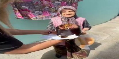Samsun’da yaşlılara doğum günü sürprizi: Büyüklerin yüzü pasta ile gülüyor