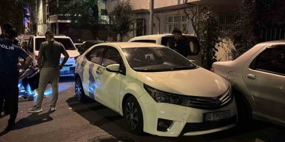Bayrampaşa’da polisin ’dur’ ihtarına uymayan otomobil kaza yaptı: 1 gözaltı