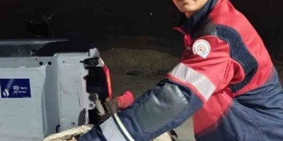 Arsuz’da kayalıklarda yorgun düşen leylek kurtarıldı