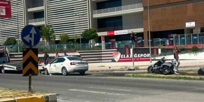 Elazığ’da  otomobil ile motosiklet çarpıştı: 3 yaralı