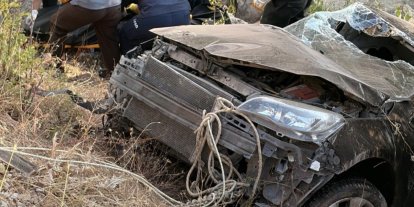 Bingöl’de araç dereye uçtu: 1 ölü, 4 yaralı