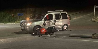Çorum’da motosiklet ile otomobil çarpıştı: 3 yaralı