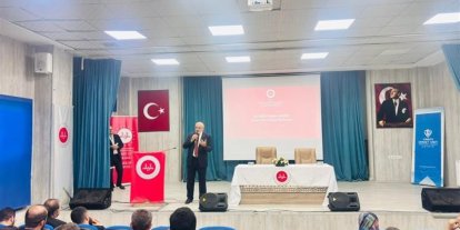 Diyanet İşleri Başkan Yardımcısı Şahin Hakkari’de din görevlileriyle buluştu