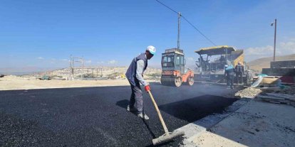 Battalgazi’de kırsal ve merkez mahallelerde asfalt çalışmaları sürüyor