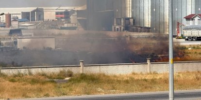 Karapınar’da ot yangını paniği