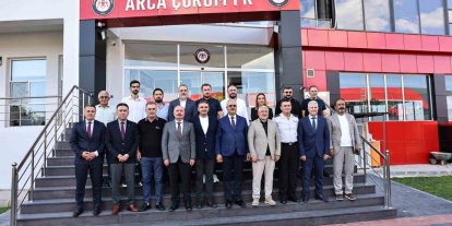 Çorum protokolünden Çorum FK’ya ziyaret: Kulüpp hedefleri istişare edildi