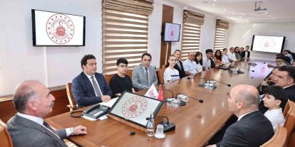 Vali Çalgan, LGS ve YKS’de dereceye giren öğrencilere övgü: "Siz bizim yüz akımızsınız"