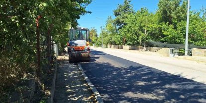 Erzincan’ın turizm beldesi Çağlayan’da asfaltlama çalışmaları sürüyor