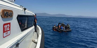Yunanistan’ın ölüme terk ettiği 57 düzensiz göçmen kurtarıldı