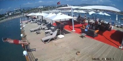 Alanya’da iskeleden sığ suya balıklama atlayan adam hayatını kaybetti