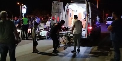 Otomobil ile elektrikli motosiklet çarpıştı: 3 yaralı