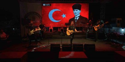 Kuyucak’ta kurtuluş coşkusu konserlerle taçlandı