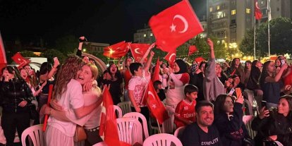A Milli Kadın Voleybol Takımı’nın Avrupa şampiyonluğu Çorum’da coşkuyla kutlandı