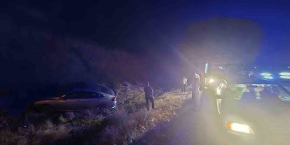 Bingöl’de otomobil yoldan çıktı: 2 yaralı