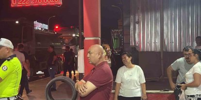 Alevlere teslim olan iş yerlerini gözyaşlarıyla izledi