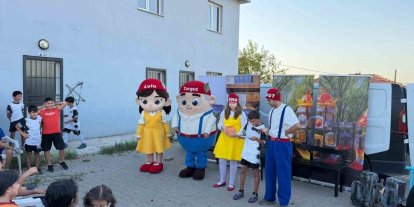 ‘Turgut ve Lulu’ Sokak Tiyatrosu ile çocuklarla buluştu