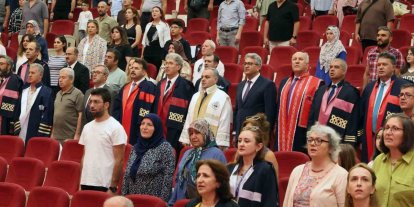 ERÜ’de lisansüstü mezuniyet sevinci yaşandı