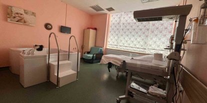 Karabük Eğitim ve Araştırma Hastanesinde suda doğum dönemi başladı