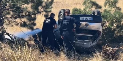 Tavşanlı’da trafik kazasında takla atan otomobilden yara almadan kurtuldu