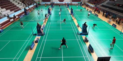 Büyükler Türkiye Badminton Şampiyonası Hatay’da başladı