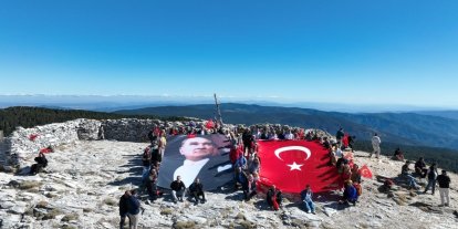 Kazdağları’nın zirvesinde bayrak yürüyüşü