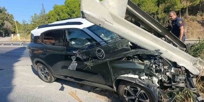 Söke’de otomobil bariyere çarptı: 1 yaralı