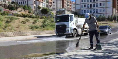 Battalgazi’de temizlik çalışmaları farklı noktalarda sürüyor