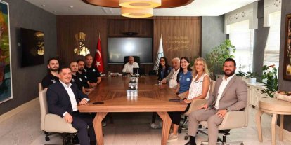 Nilüfer Belediyesporlu milli sporculara Başkan Şadi Özdemir’den tebrik